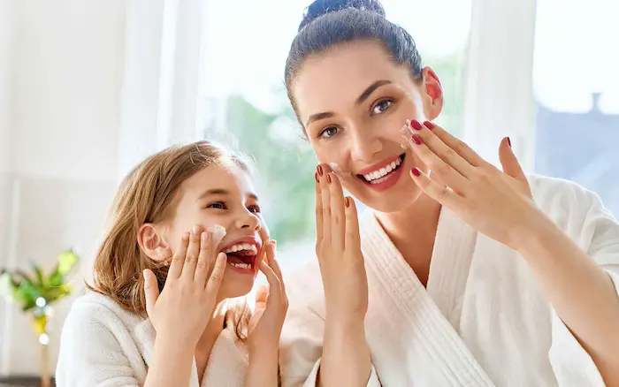 استفاده از آبرسان برای پوست کودکان و بزرگسالان 546548659410