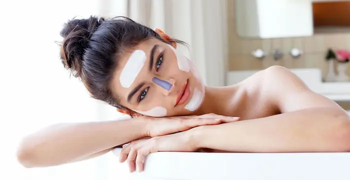 استفاده از کرم مرطوب کننده روی صورت و راز داشتن پوست سالم و بدون جوش در بهار 47584954355
