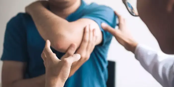 درد مفاصل آرنج در مرد میانسال 65464541