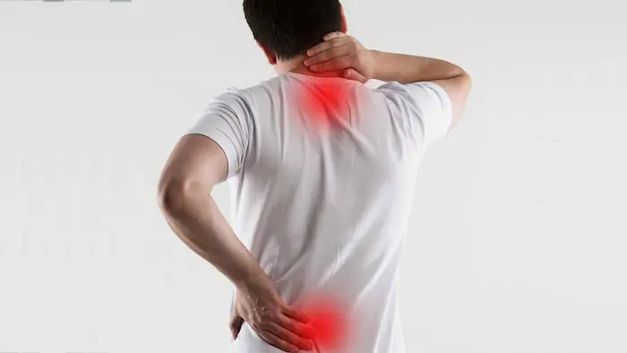 درد شدید دیسک گردن و کمر در مرد میانسال 53456415210