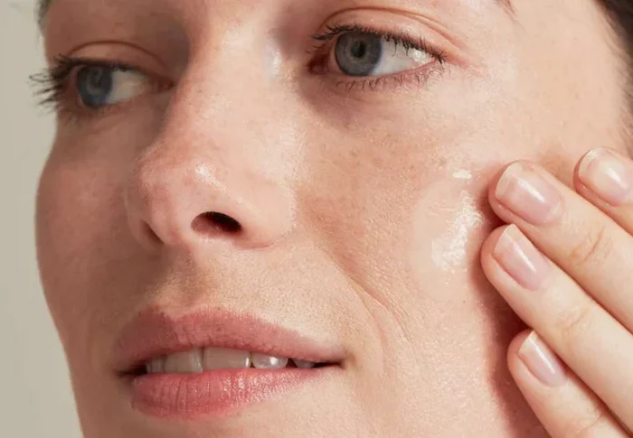 استفاده از سرم هیالورنیک اسید برای جوانسازی 245645451