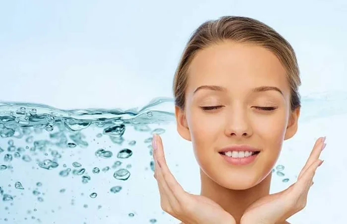 آبرسانی با سرم حاوی هیالورونیک اسید 65456410
