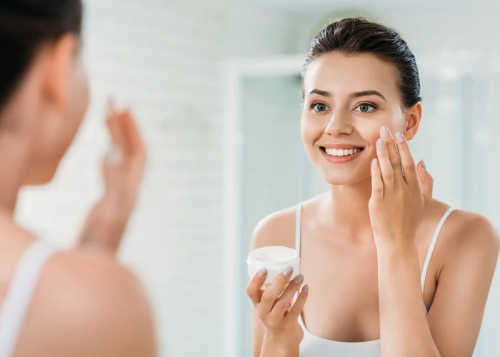 استفاده از بهترین مرطوب کننده برای پوست خشک 54156151140