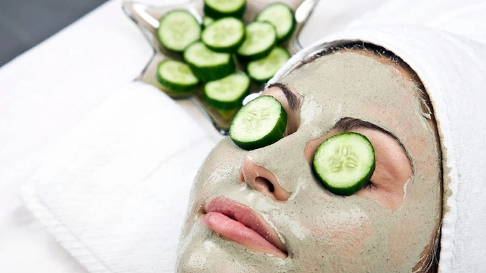 ماسک خیار روی پوست 465885