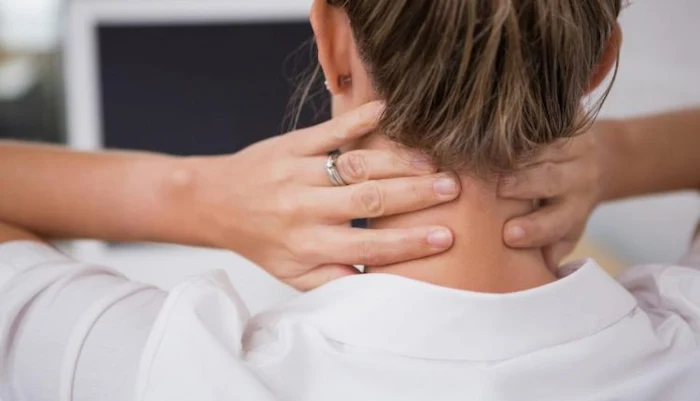 درد و گرفتگی گردن 654565641