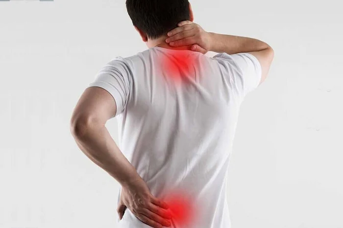 درد ستون فقرات گردن و کمر 64785421