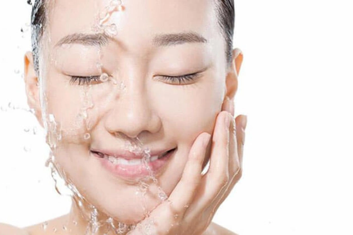 از بین بردن خشکی پوست با روتین پوست هیدراته 65476853