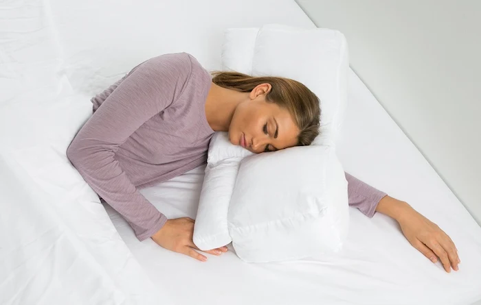 خوابیدن روی روبالشتی تمیز 341534534120