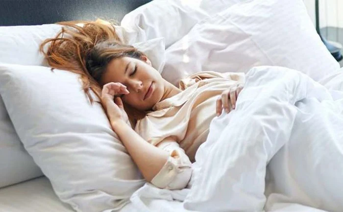 تأثیر روبالشی بر پوست و مو هنگام خواب 45464