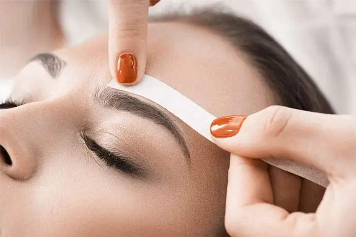 اصلاح ابرو با چسب موبر 3415450