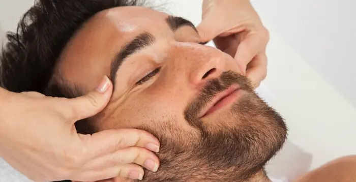 ماساژ حرفه ای برای گردش خون در صورت 654565341